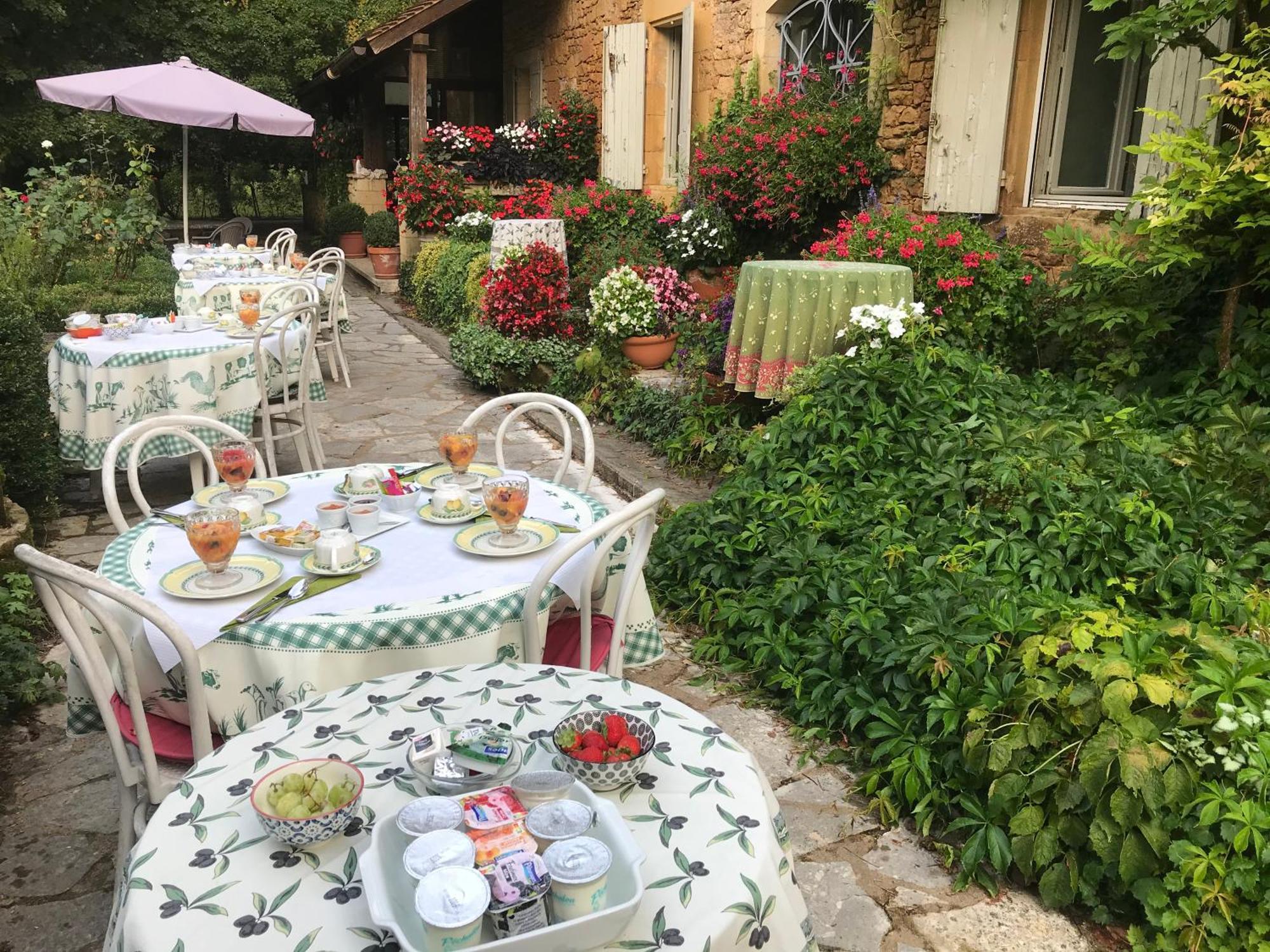 Bed & Breakfast Le Moulin Neuf Saint-Alvère Eksteriør bilde
